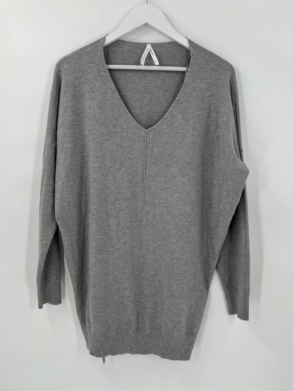 Dreamers Sweater Womens Medium Gray V Neck Pullover Knit Stretchy Viscose Casual